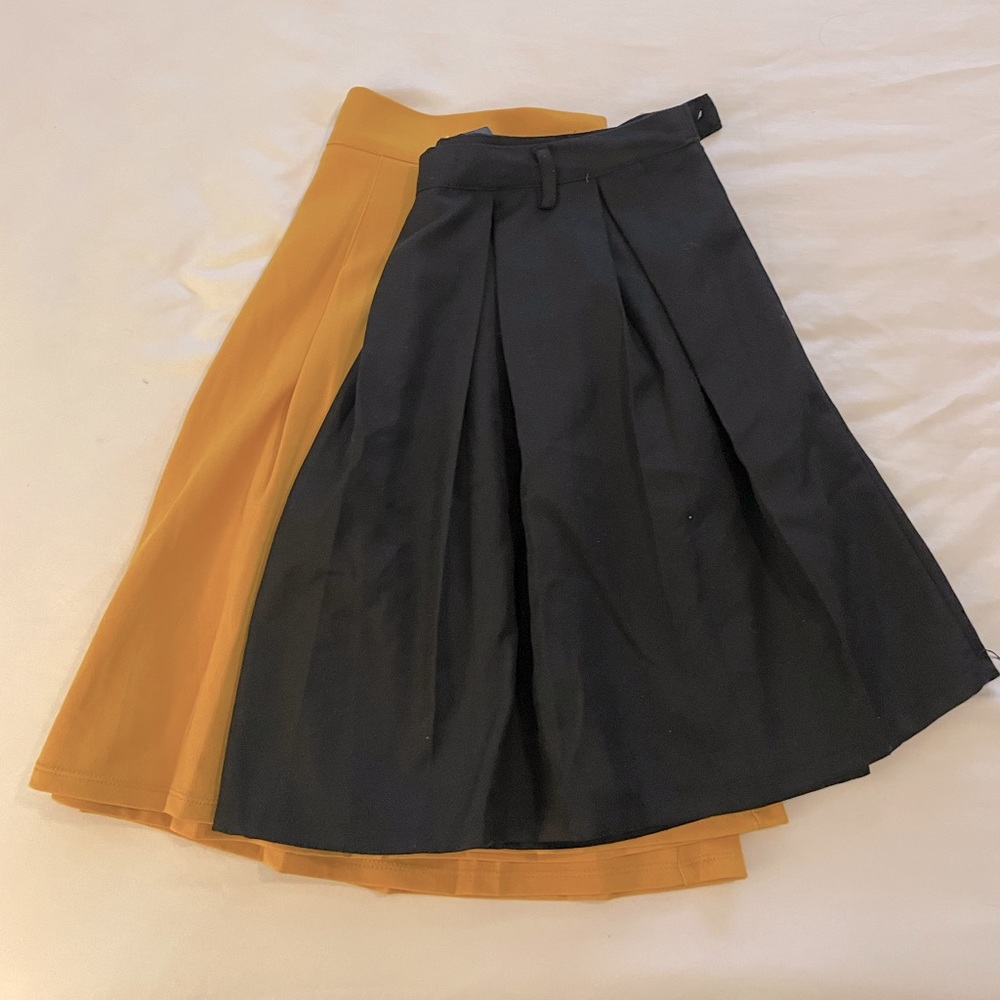 Hot Topic NWT Pleated mini skirt bundle